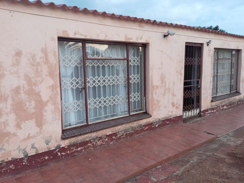 2 bedroom house in MOTHUTLUNG-A - Photo 2