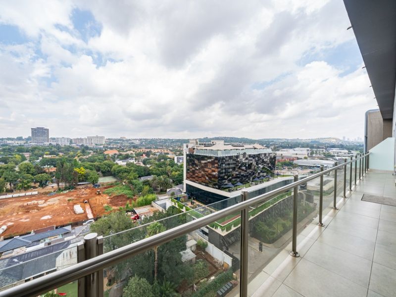 Modern 3-Bedroom Flat with Top-Floor Garden and Luxury Finishes - Photo 5