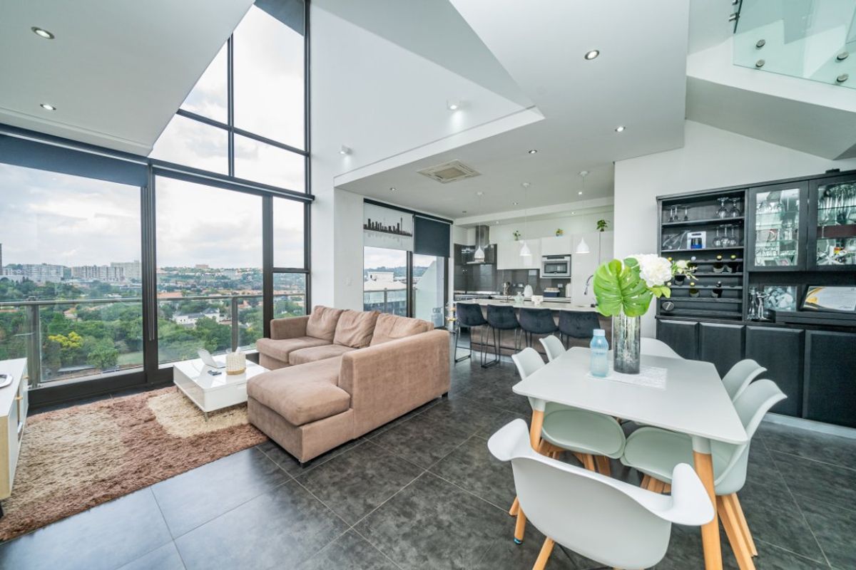 Modern 3-Bedroom Flat with Top-Floor Garden and Luxury Finishes - Photo 4