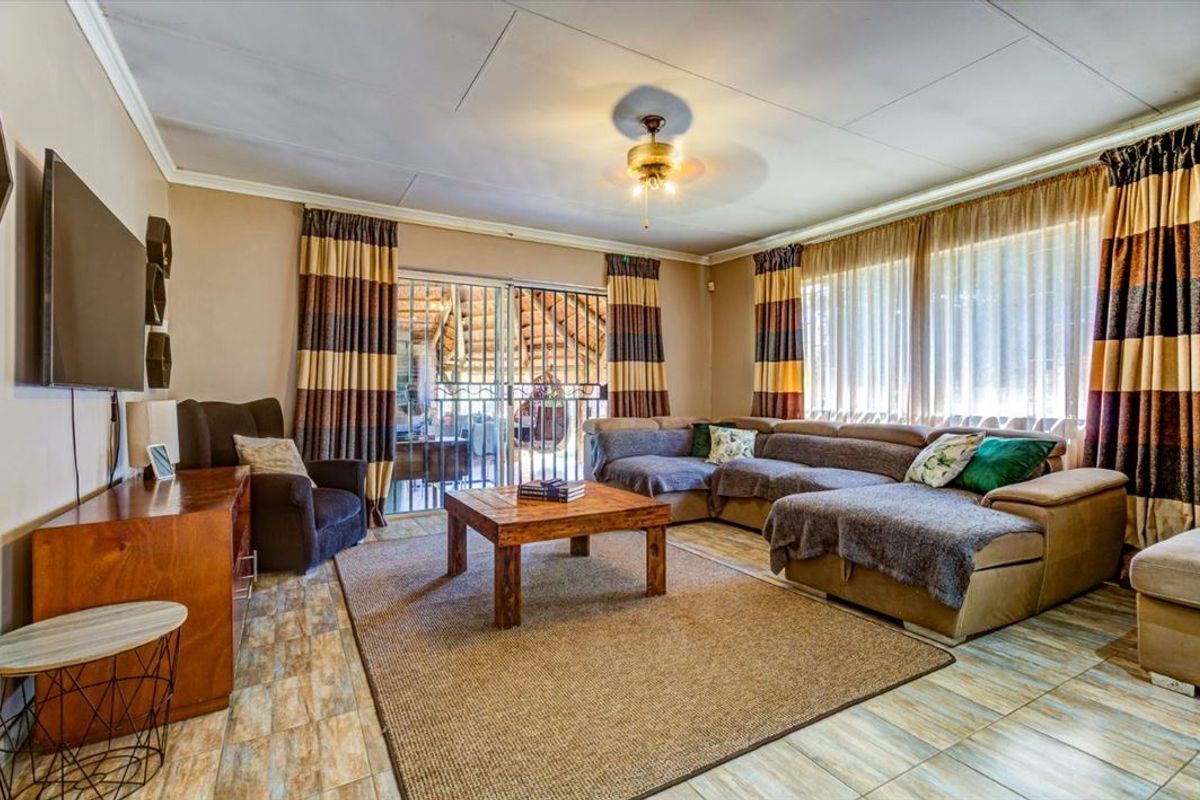 Modern Family Home with Granny Flat - Photo 2