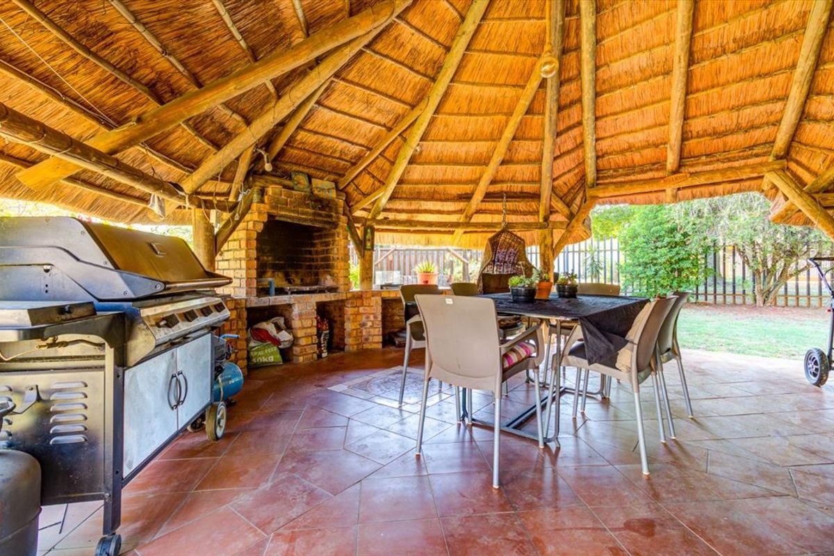 Modern Family Home with Granny Flat - Photo 3