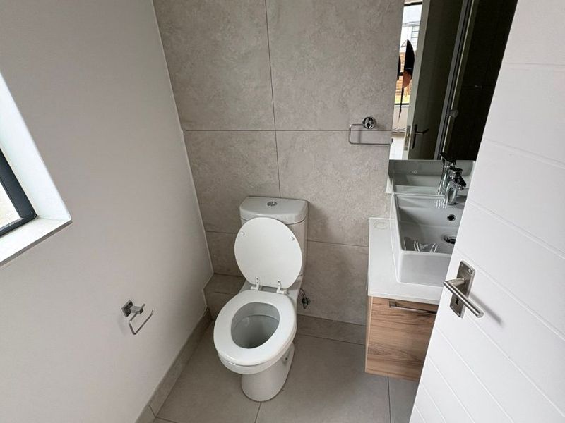 3bed2bath apartment for sale - Photo 4