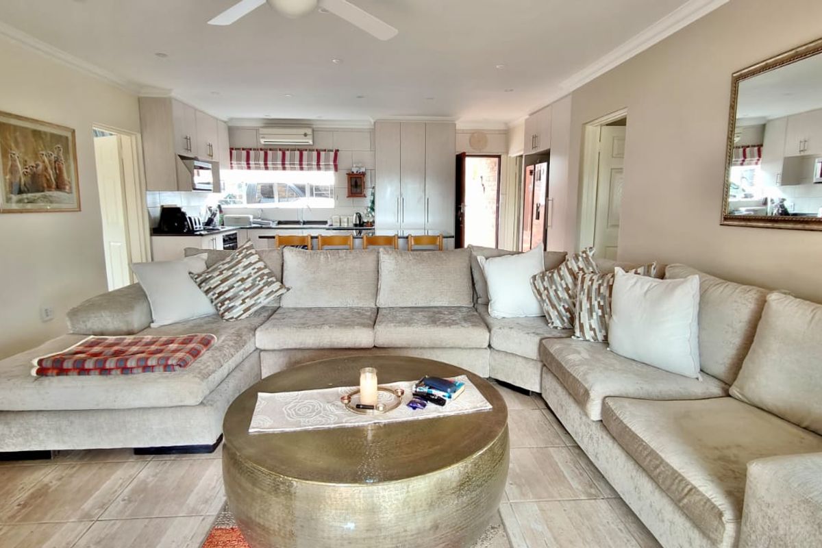 Modern Pet-Friendly Family Retreat on the Banks of the Vaal Dam - Photo 4