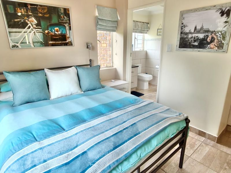 Modern Pet-Friendly Family Retreat on the Banks of the Vaal Dam - Photo 8