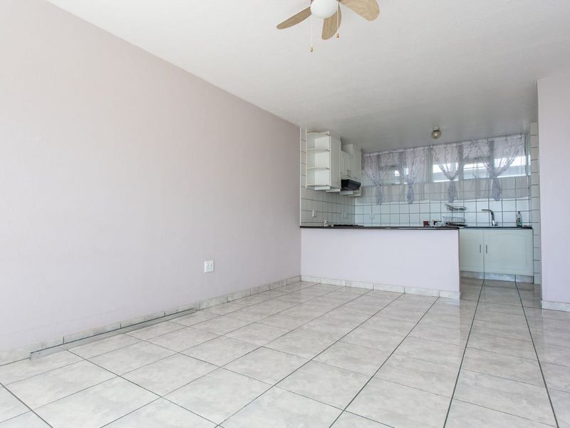 1 Bedroom,1 Bathroom Apartment for Sale in Amanzimtoti, Durban - Photo 6