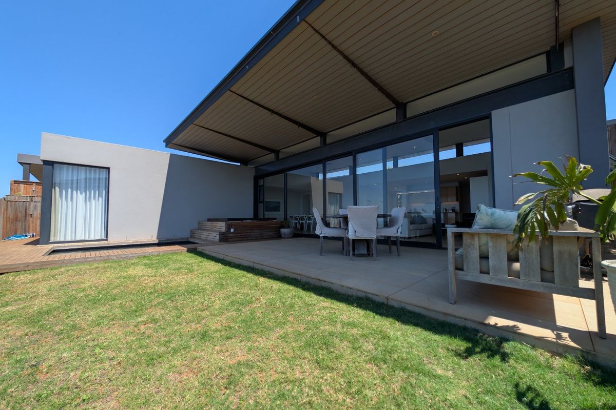 Gold Coast Estate -Seamless Coastal Living – Stepless 5-Bedroom Home with Panoramic Sea Views and Exceptional Flow - Photo 3