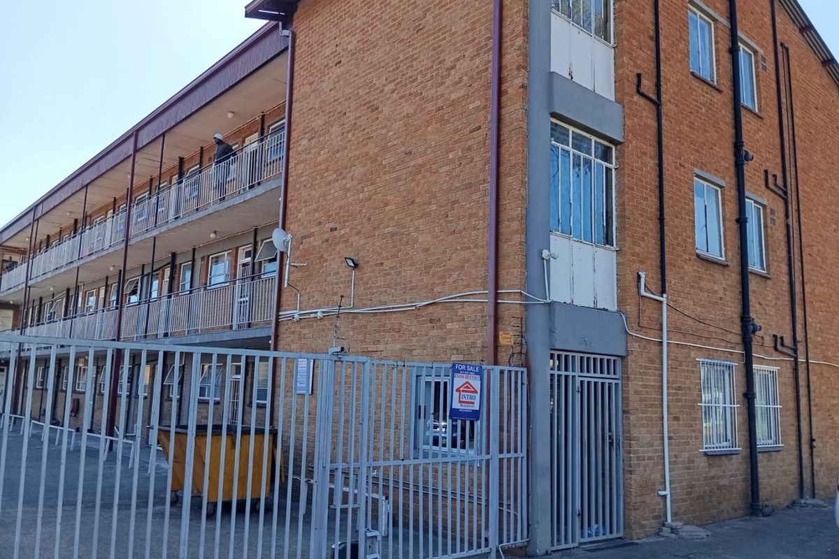 Spacious flat in Kempton park - Photo 5