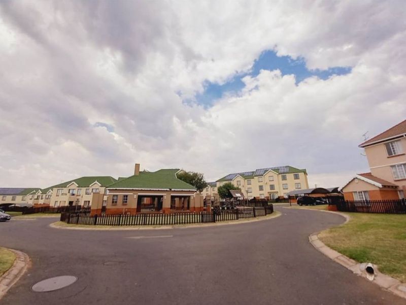 TWO BEDROOMS AND ONE FULL BATHROOM - Photo 6