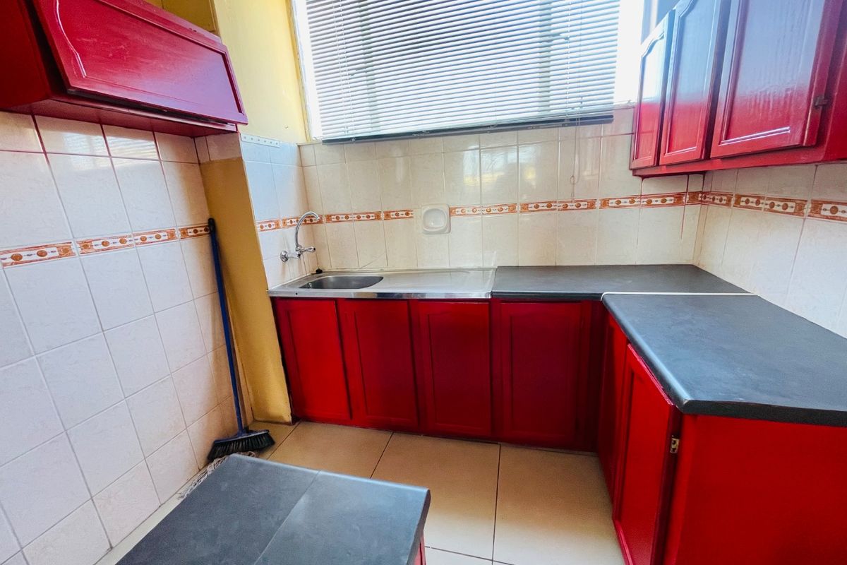 2 bedroom flat to rent in Morningside - Photo 5