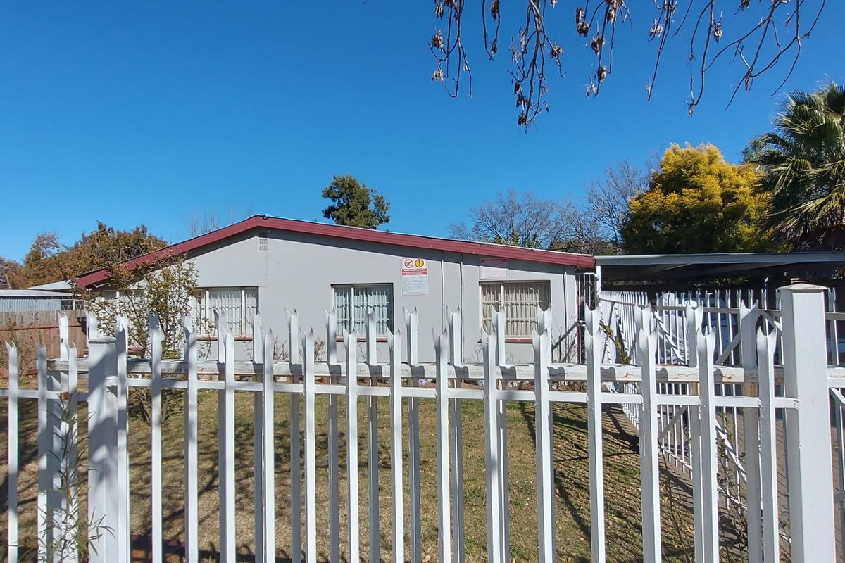 NFSAS approved student accommodation for 13 students in Brandwag, Bloemfontein  - Photo 3