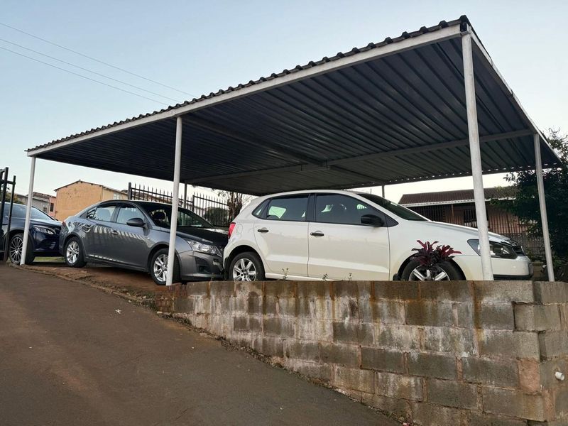 Warmth, comfort, views,  and versatility , a cosy haven just for you, this home has it all. - Photo 4