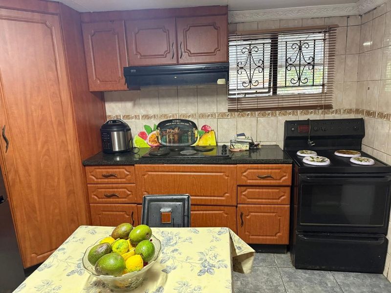 Warmth, comfort, views,  and versatility , a cosy haven just for you, this home has it all. - Photo 8