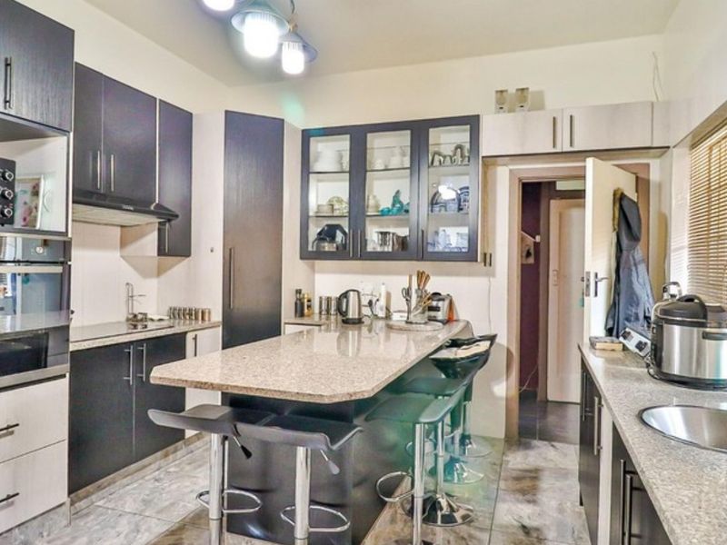 A well-positioned double storey house  - Photo 2