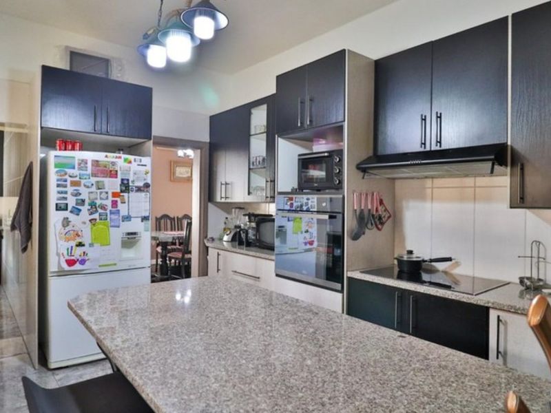 A well-positioned double storey house  - Photo 9