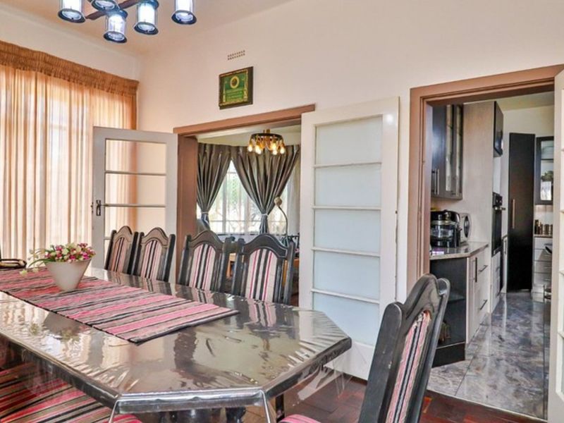 A well-positioned double storey house  - Photo 6