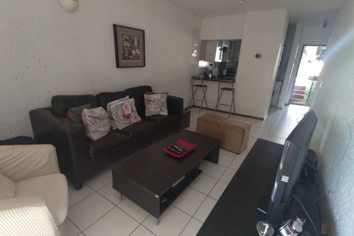 1 Bedroom townhouse for sale - Photo 4