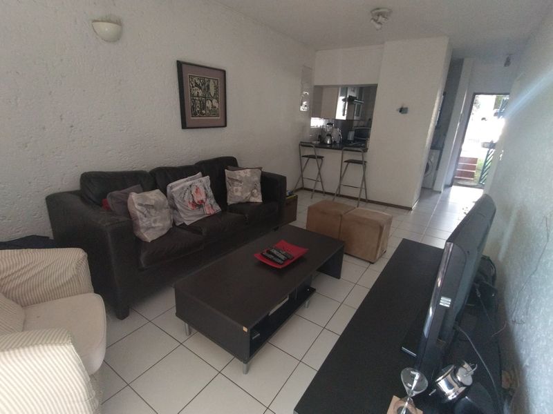 1 Bedroom townhouse for sale - Photo 4