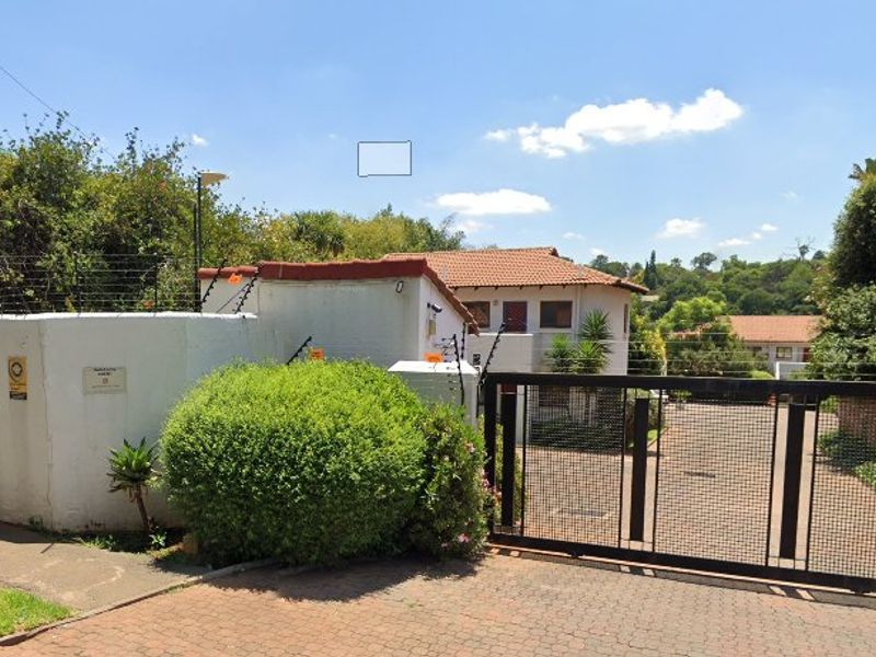 1 Bedroom townhouse for sale - Photo 2