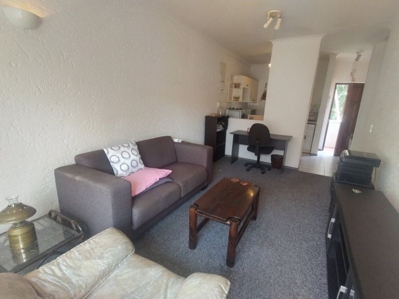 Upstairs unit - Photo 4