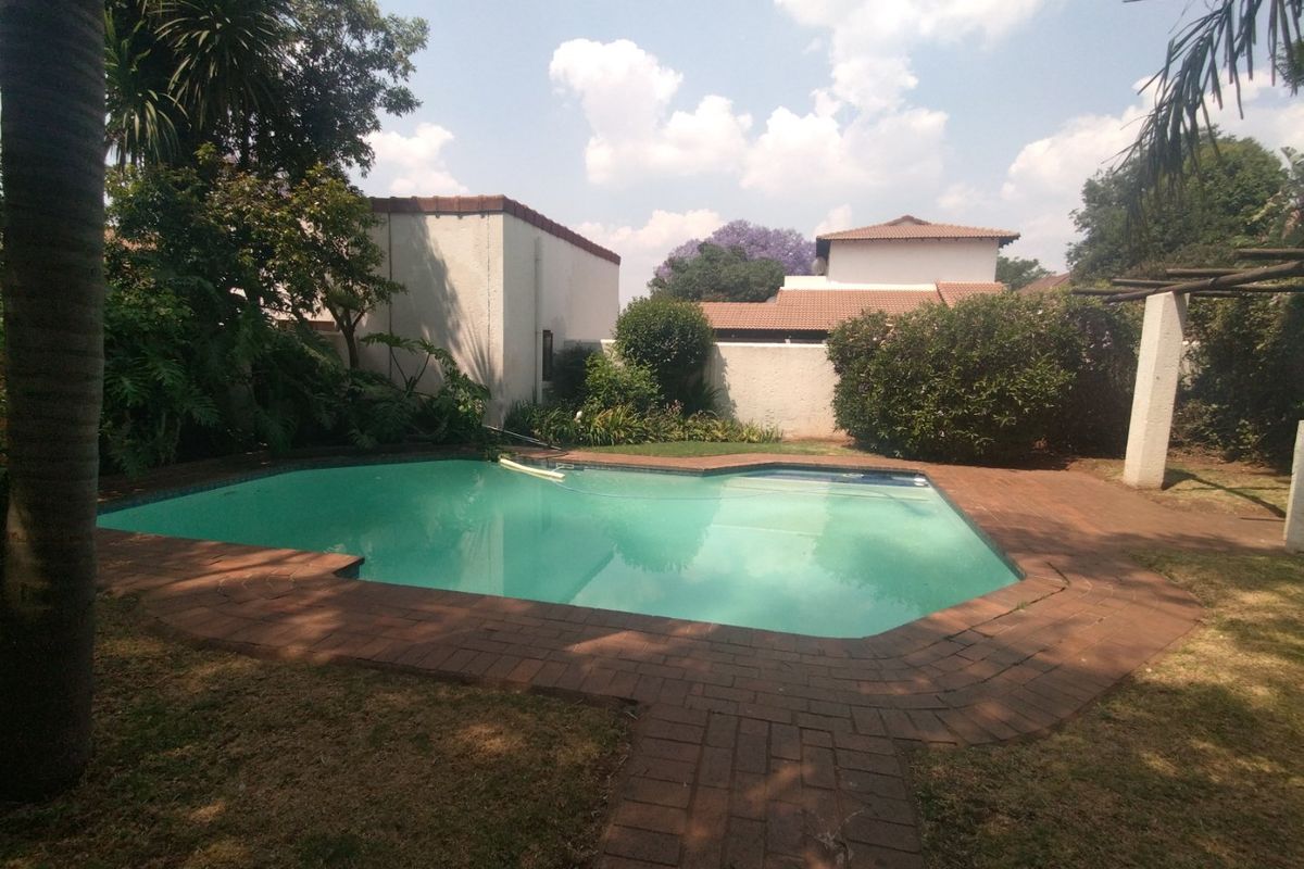 Upstairs unit - Photo 5