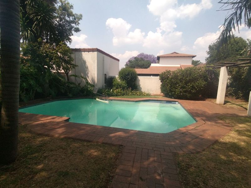 Upstairs unit - Photo 5