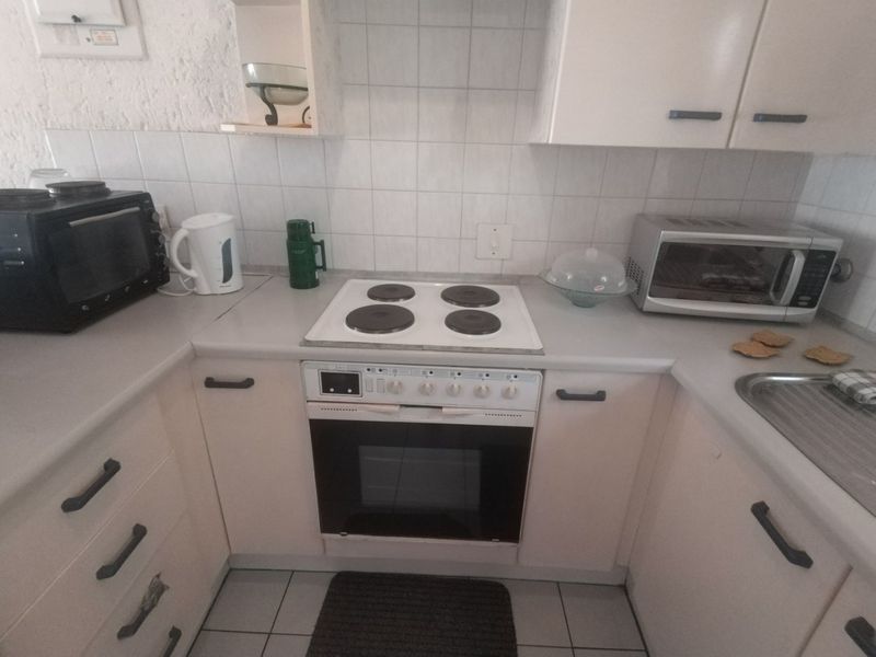 Upstairs unit - Photo 8