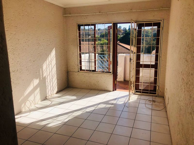 One bedroom upstairs apartment  - Photo 5