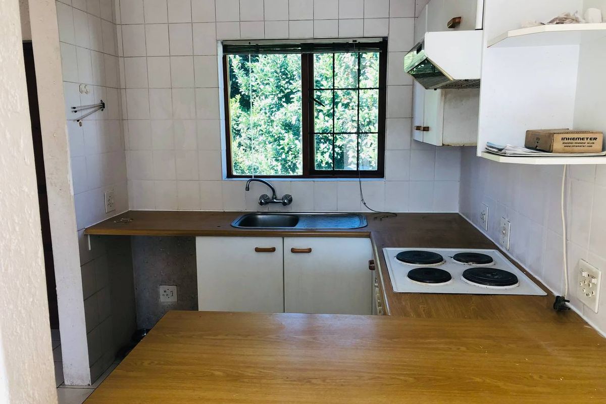 One bedroom upstairs apartment  - Photo 4