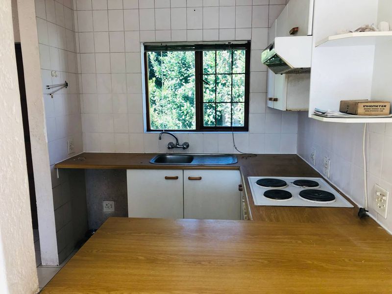 One bedroom upstairs apartment  - Photo 4