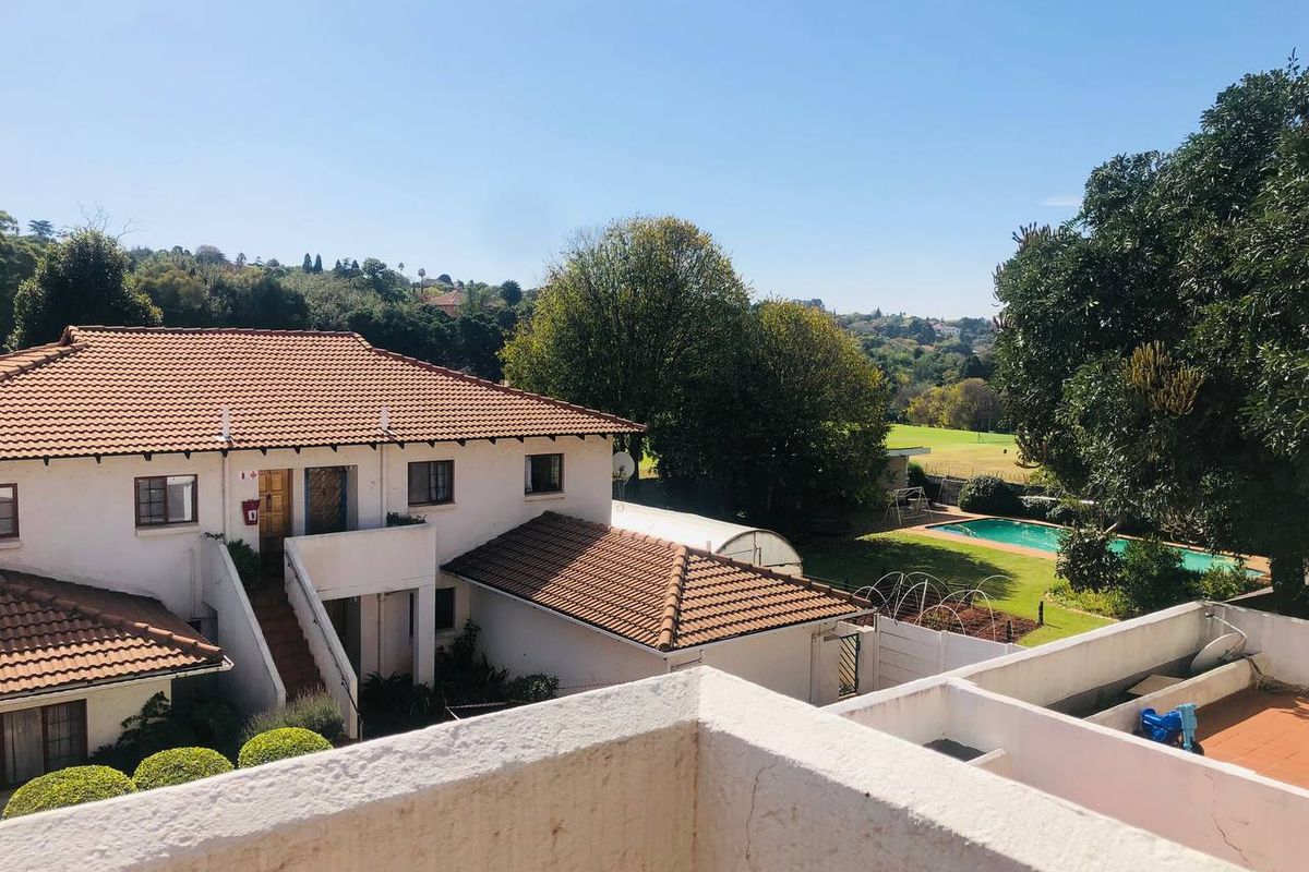 One bedroom upstairs apartment  - Photo 3