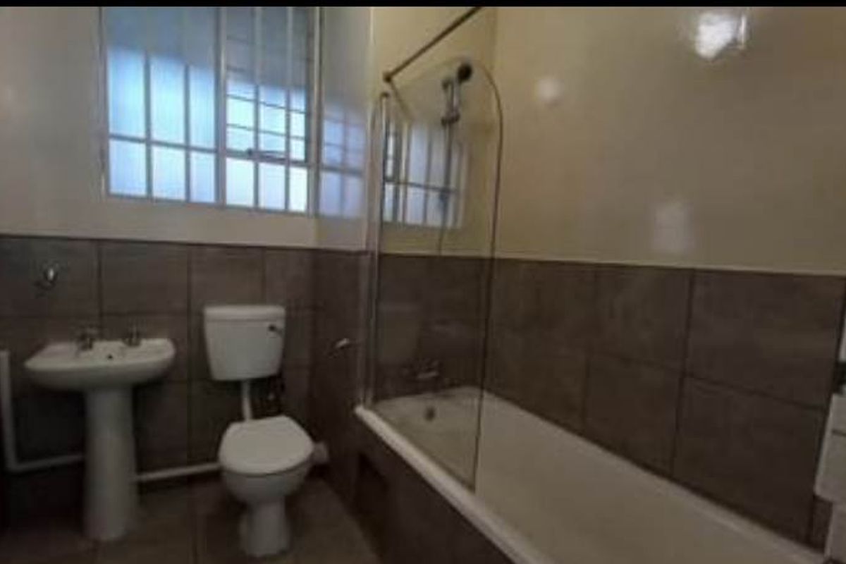 "Charming 1-Bed Flat with Secure Living" - Photo 3