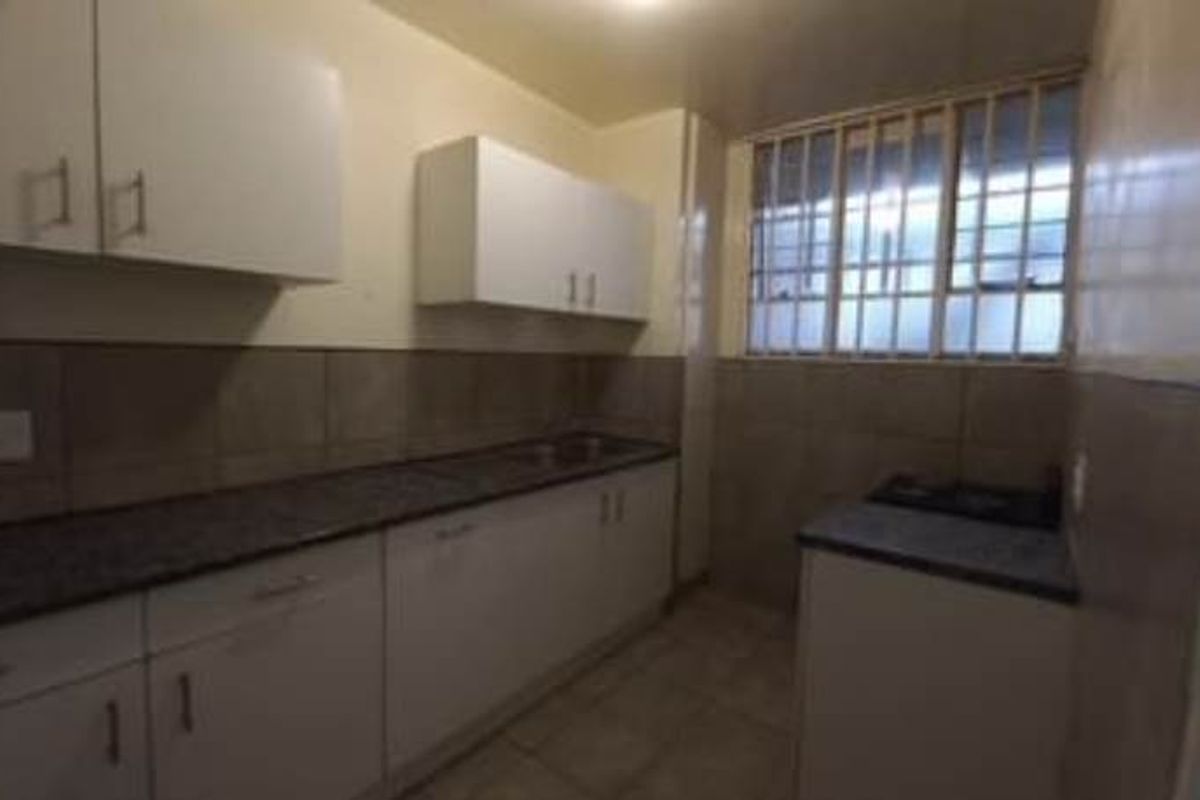 "Charming 1-Bed Flat with Secure Living" - Photo 2