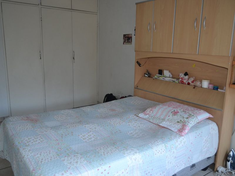 Modern 2-Bedroom Flat for Sale - Photo 4