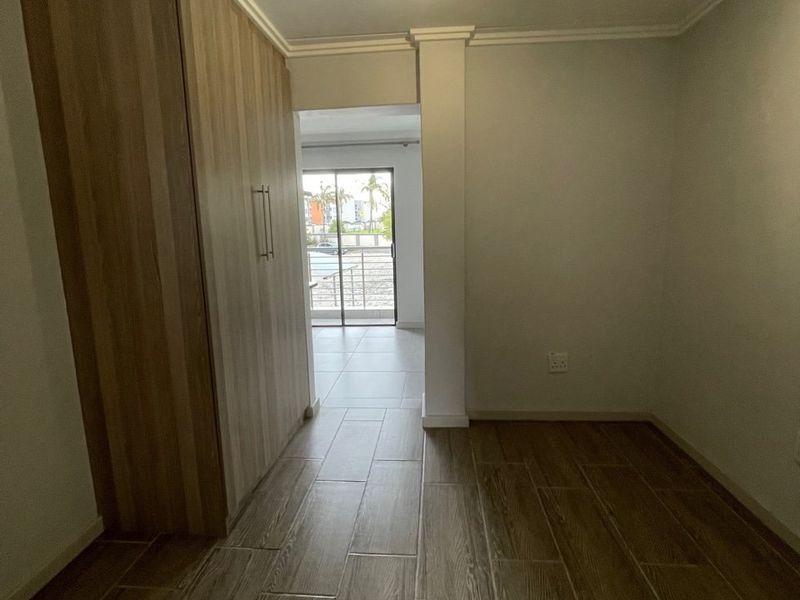 Modern 1-Bedroom Flat with Pool and 24-Hour Security for Sale - Photo 9