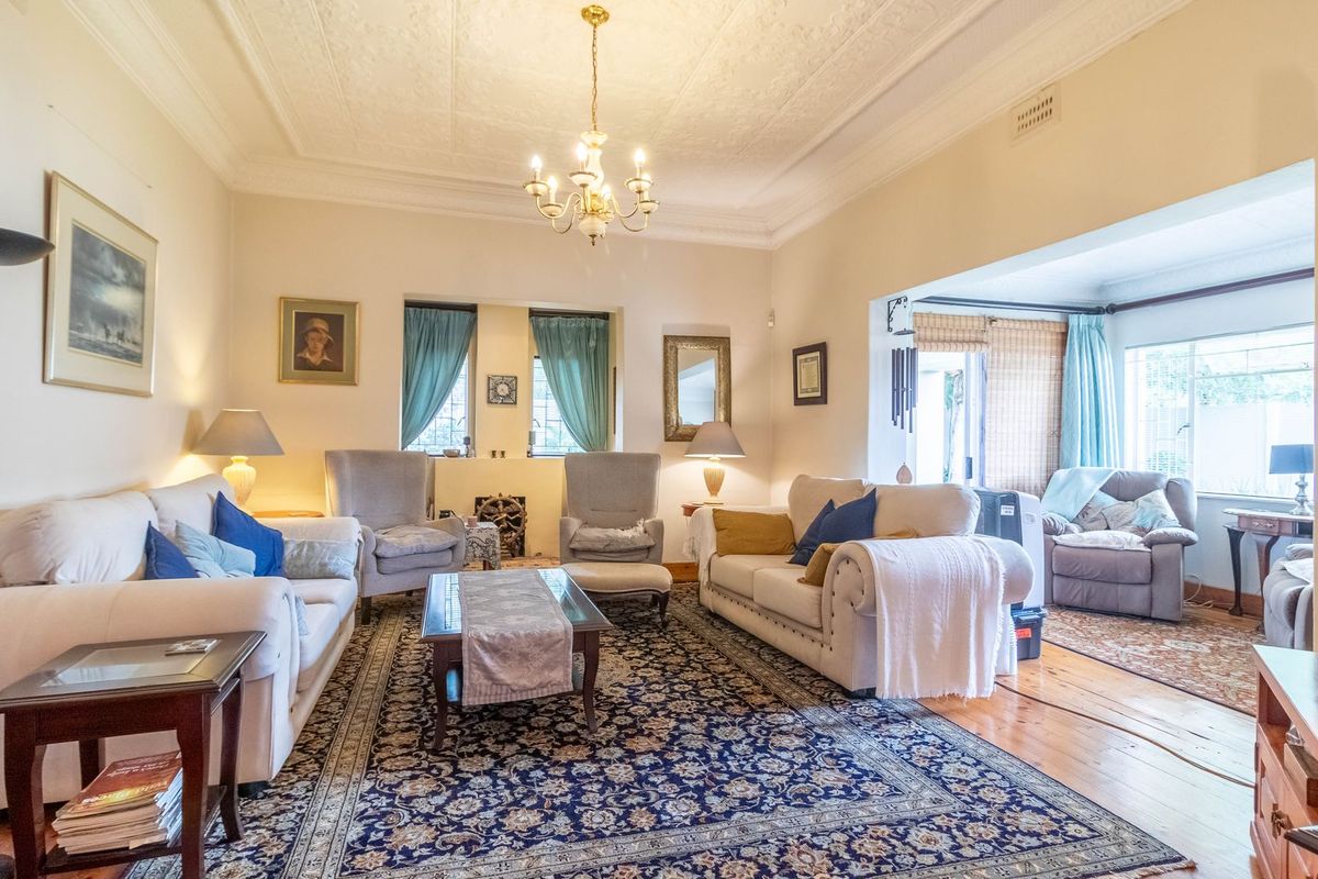 Charming Family Home with Classic Touches and Modern Comfort - Photo 4