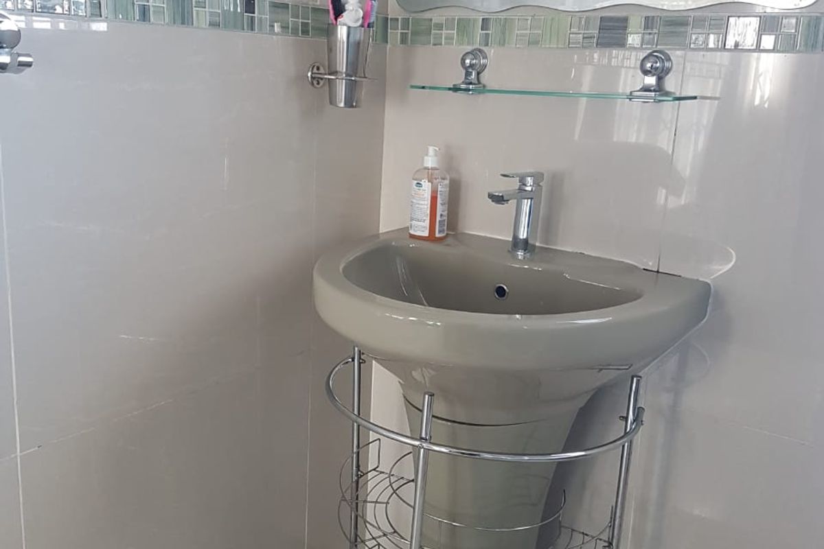 Spacious 4-Bedroom Home on Massive Stand with Granny Flat & Extras - Photo 5