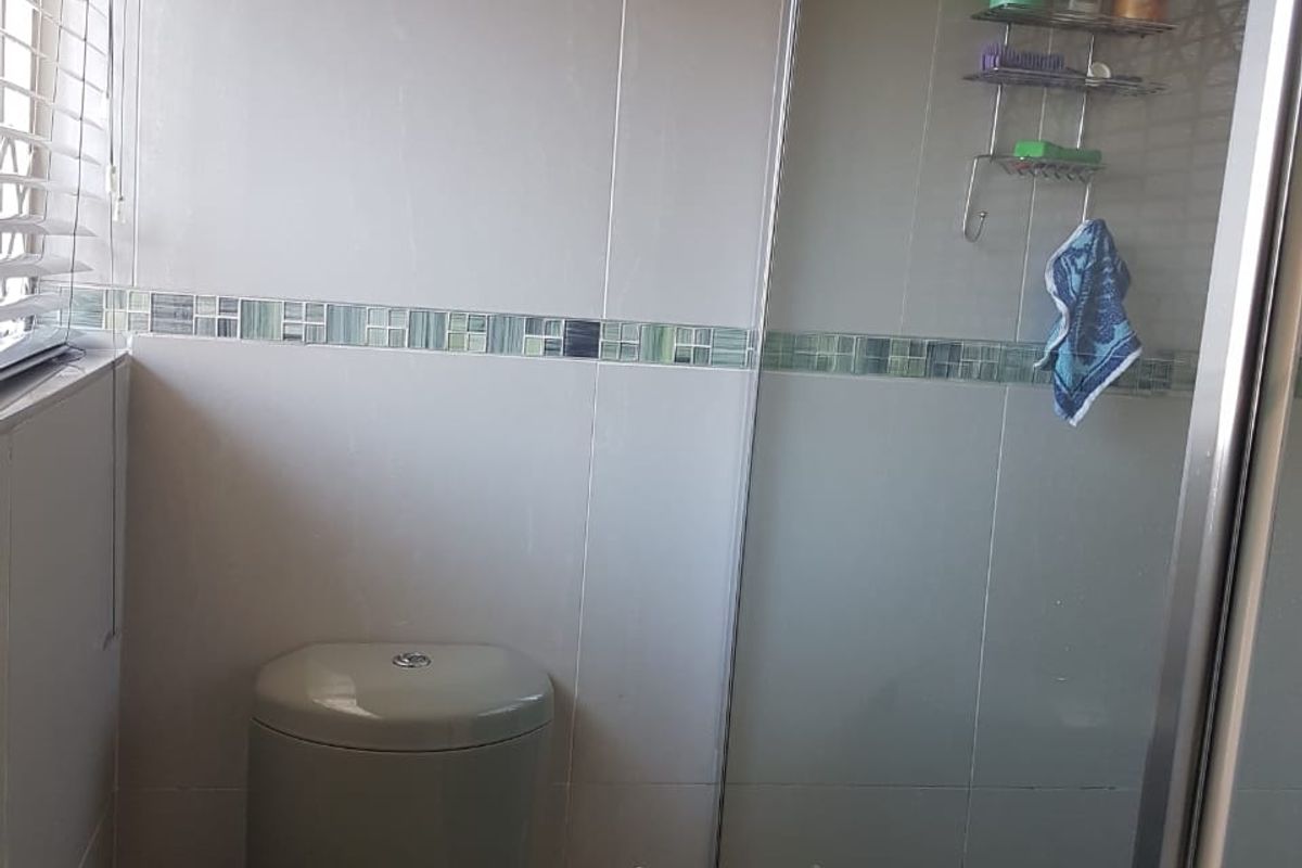 Spacious 4-Bedroom Home on Massive Stand with Granny Flat & Extras - Photo 4