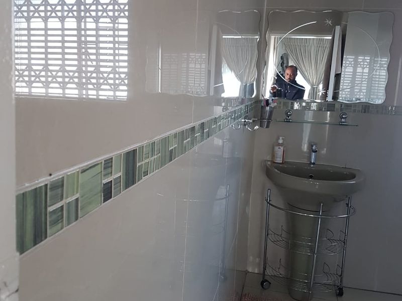 Spacious 4-Bedroom Home on Massive Stand with Granny Flat & Extras - Photo 7