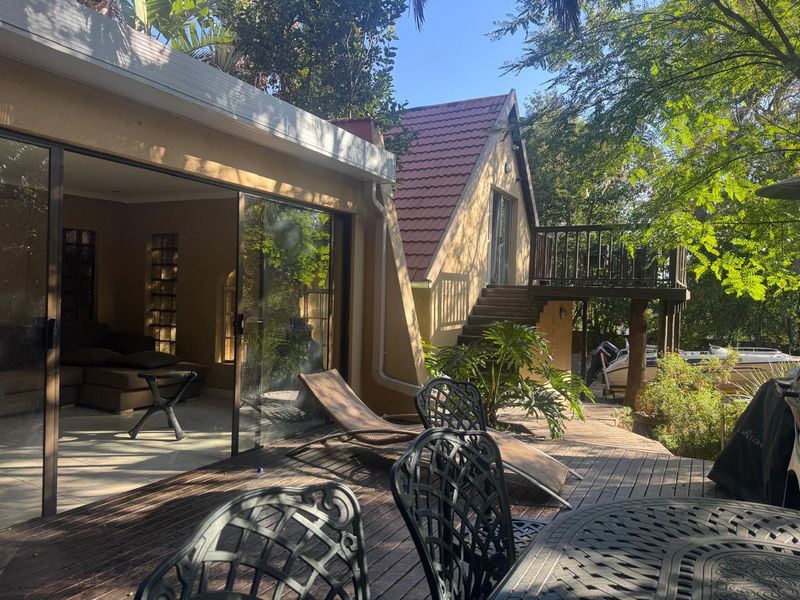 Spacious Family Home with Cottages and Excellent Features - Photo 4