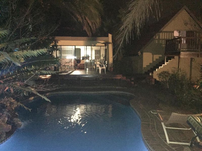 Spacious Family Home with Cottages and Excellent Features - Photo 3