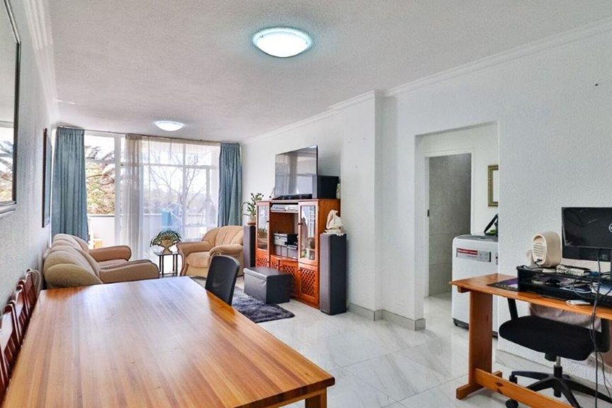 Modern 2-Bedroom Flat in Secure Complex - Photo 5