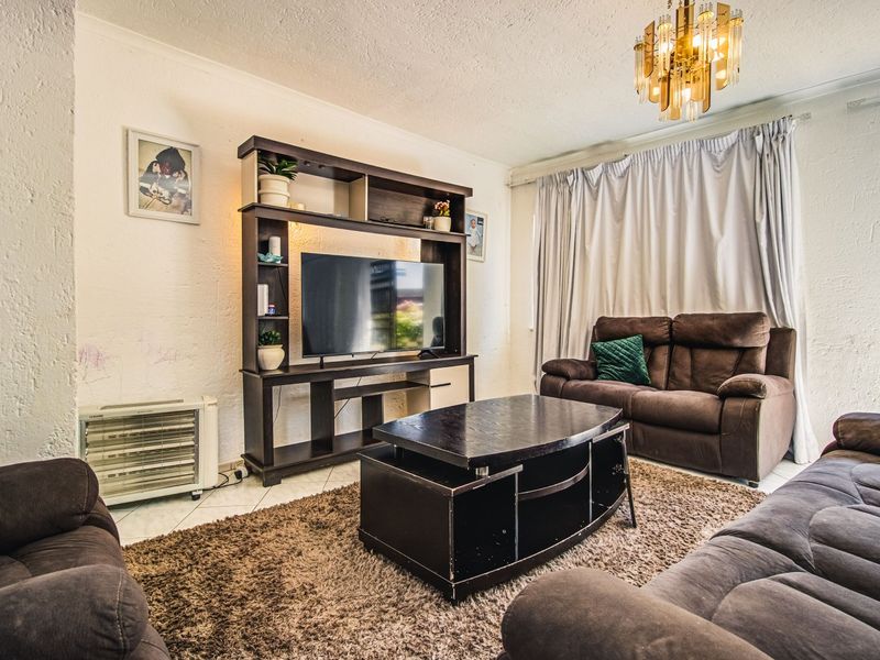 Modern 3-Bedroom Townhouse For Sale – Secure, Spacious, and Stylish Living - Photo 9