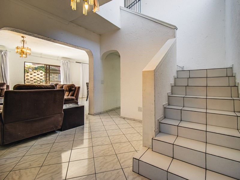 Modern 3-Bedroom Townhouse For Sale – Secure, Spacious, and Stylish Living - Photo 6