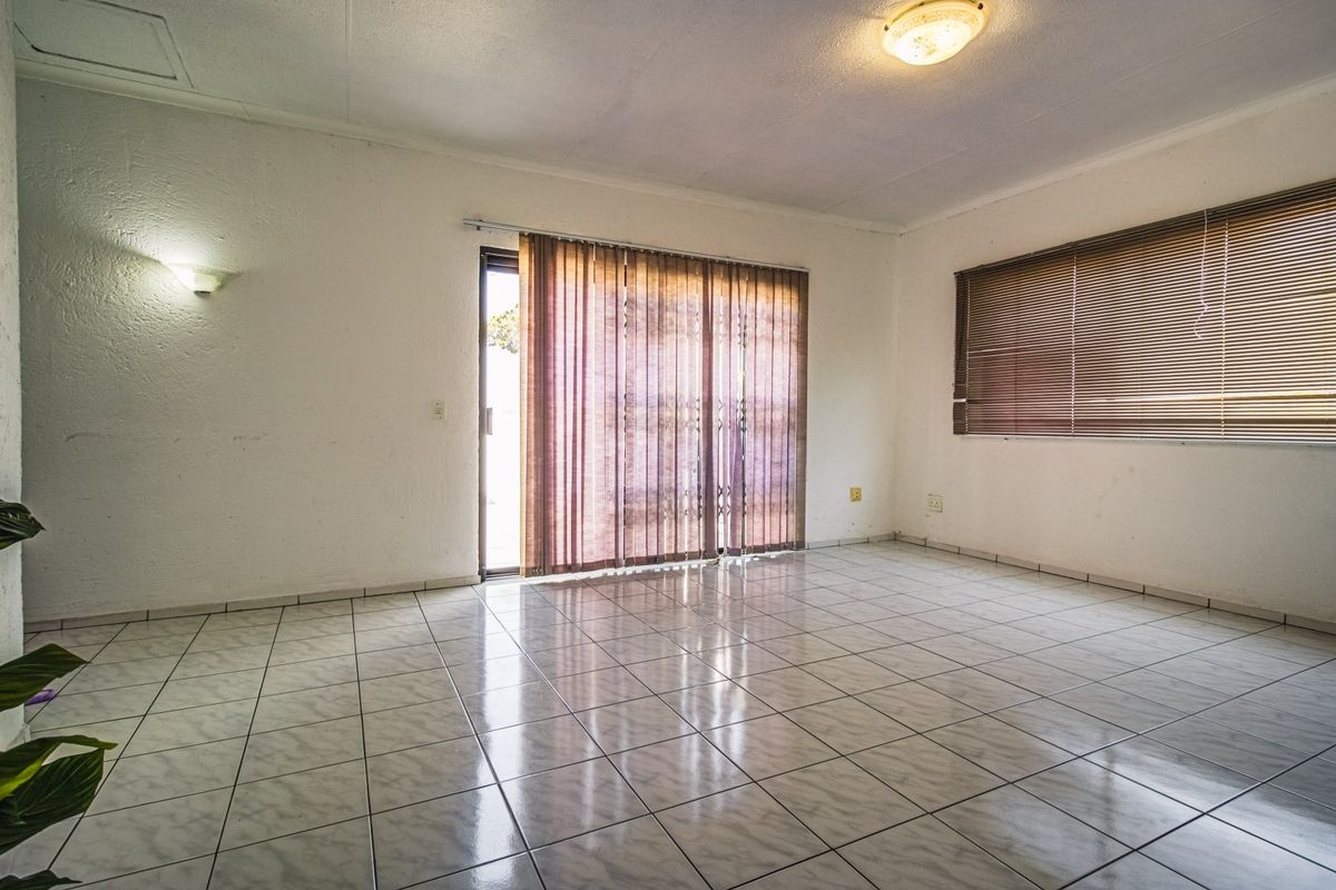 Modern 3-Bedroom Townhouse For Sale – Secure, Spacious, and Stylish Living - Photo 3
