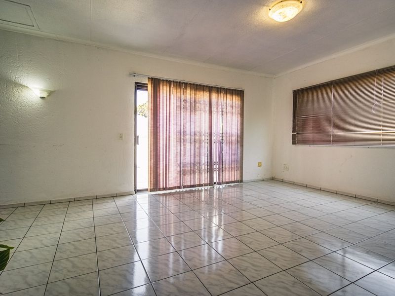 Modern 3-Bedroom Townhouse For Sale – Secure, Spacious, and Stylish Living - Photo 3