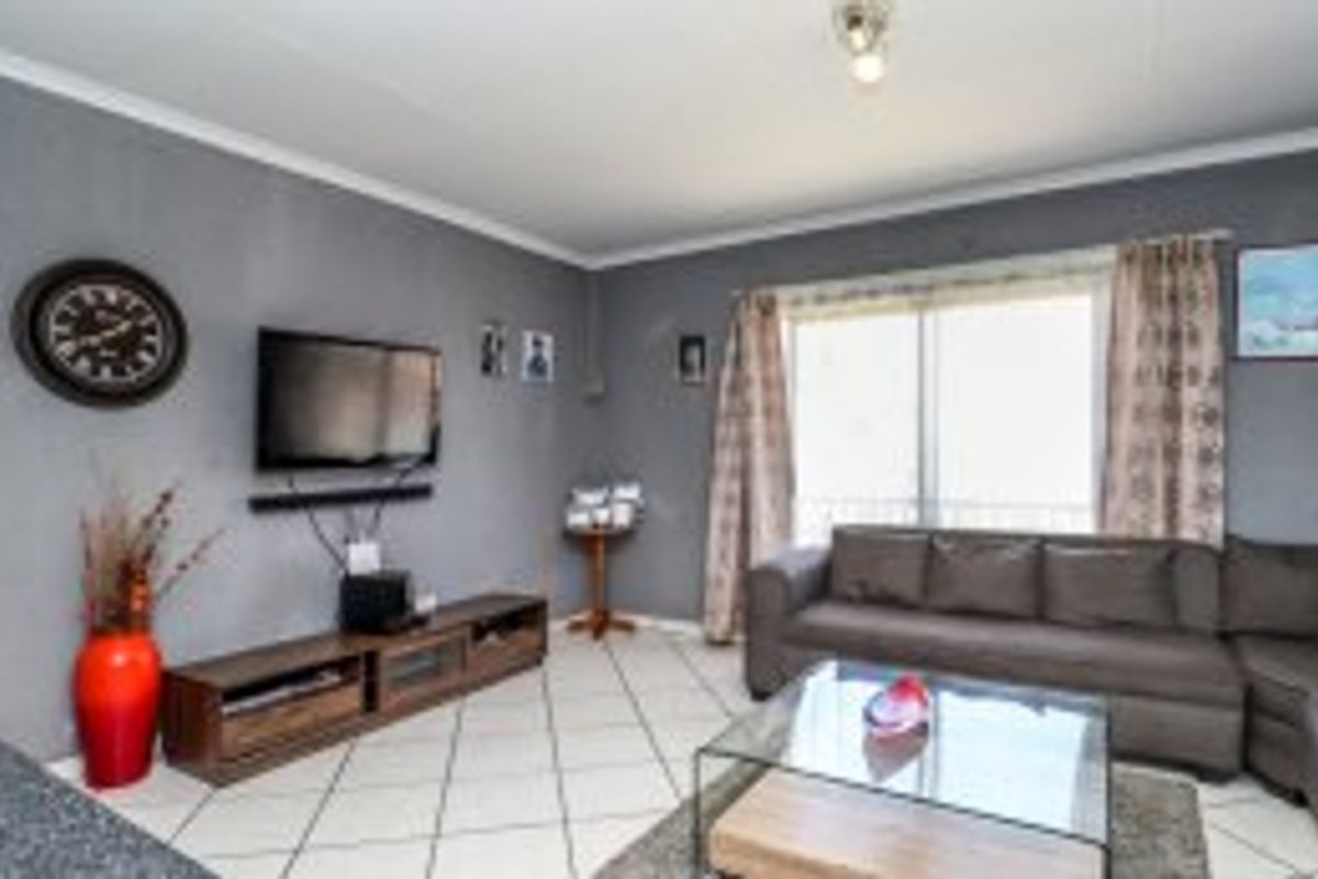 2 Bed Flat – Modern Comfort and Security - Photo 4