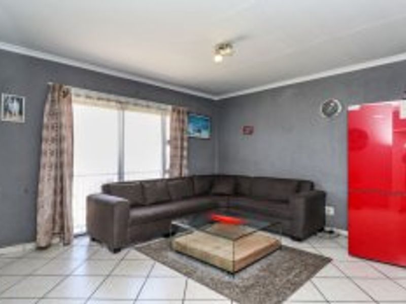2 Bed Flat – Modern Comfort and Security - Photo 8