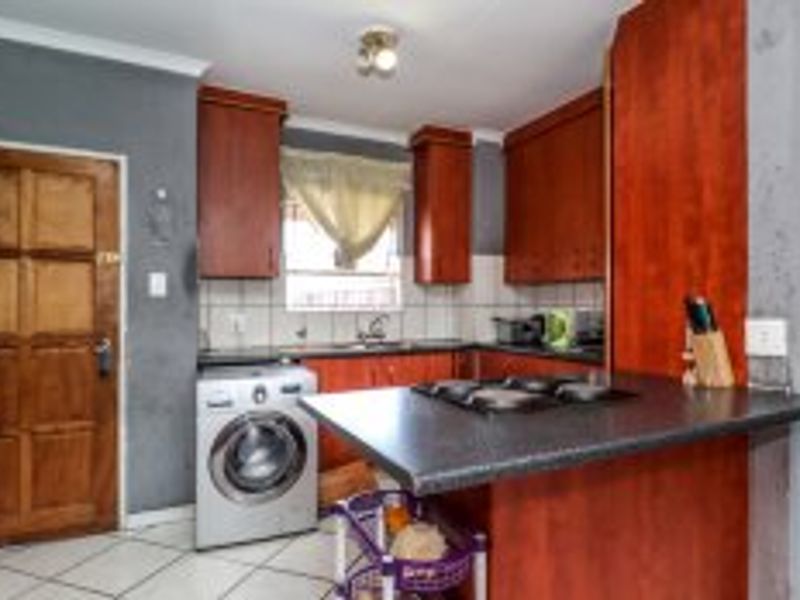 2 Bed Flat – Modern Comfort and Security - Photo 6