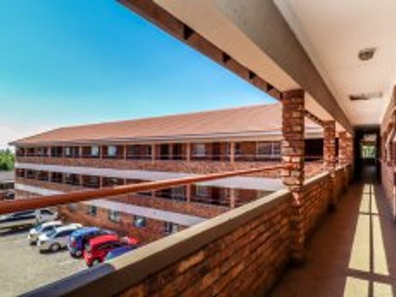 2 Bed Flat – Modern Comfort and Security - Photo 3