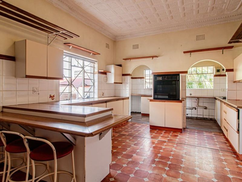 Spacious 5-Bedroom Family Home with Granny Flat – A Must-See! - Photo 3